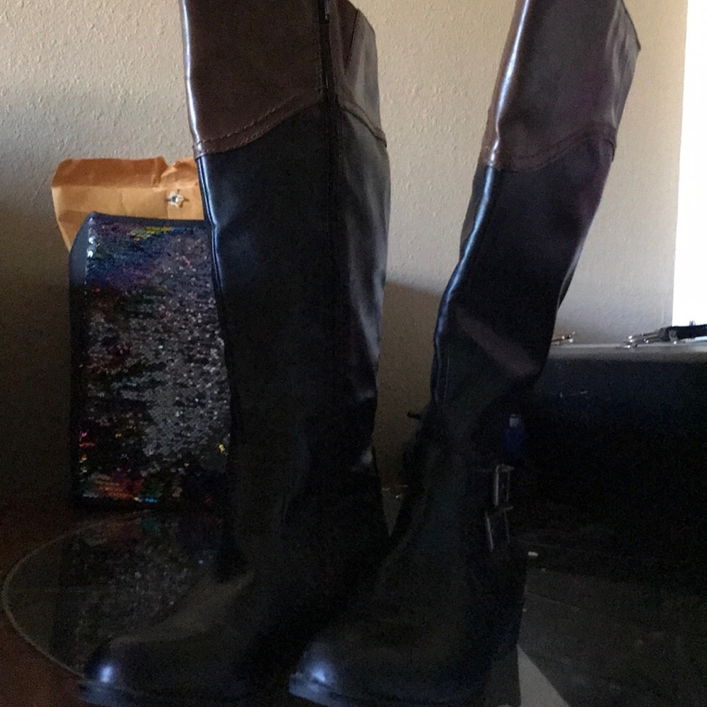 Boots - Picture 2 of 3